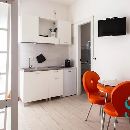 Apartment Life - Fiera *